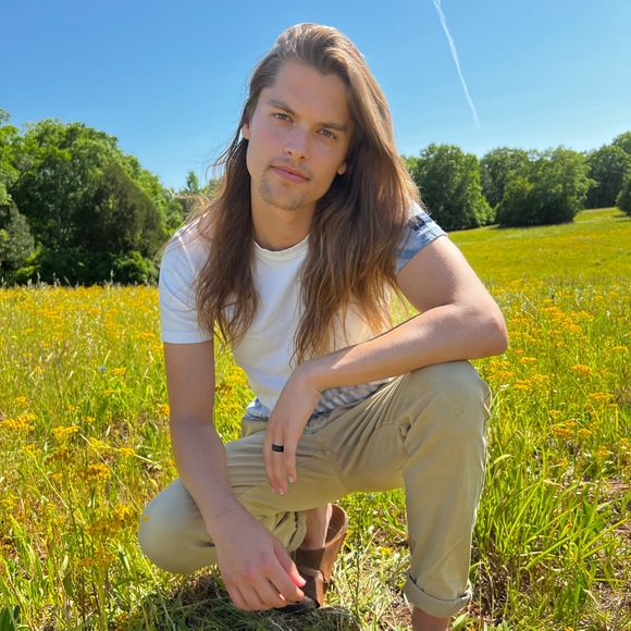 Meet your Posher, Joshua - Picture 1 of 1